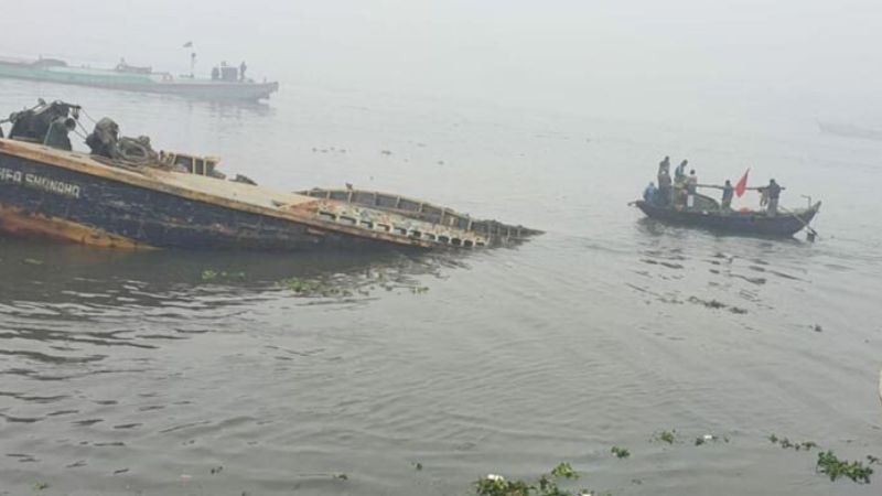 ফতুল্লায় লঞ্চের ধাক্কায় বাল্কহেড দুর্ঘটনার সাড়ে দশ ঘণ্টা পর দুজনের মরদেহ উদ্ধার,সুন্দরবন ১৬ যাত্রীবাহী লঞ্চ আটক।Nafiz Ashraf.Tnntv24