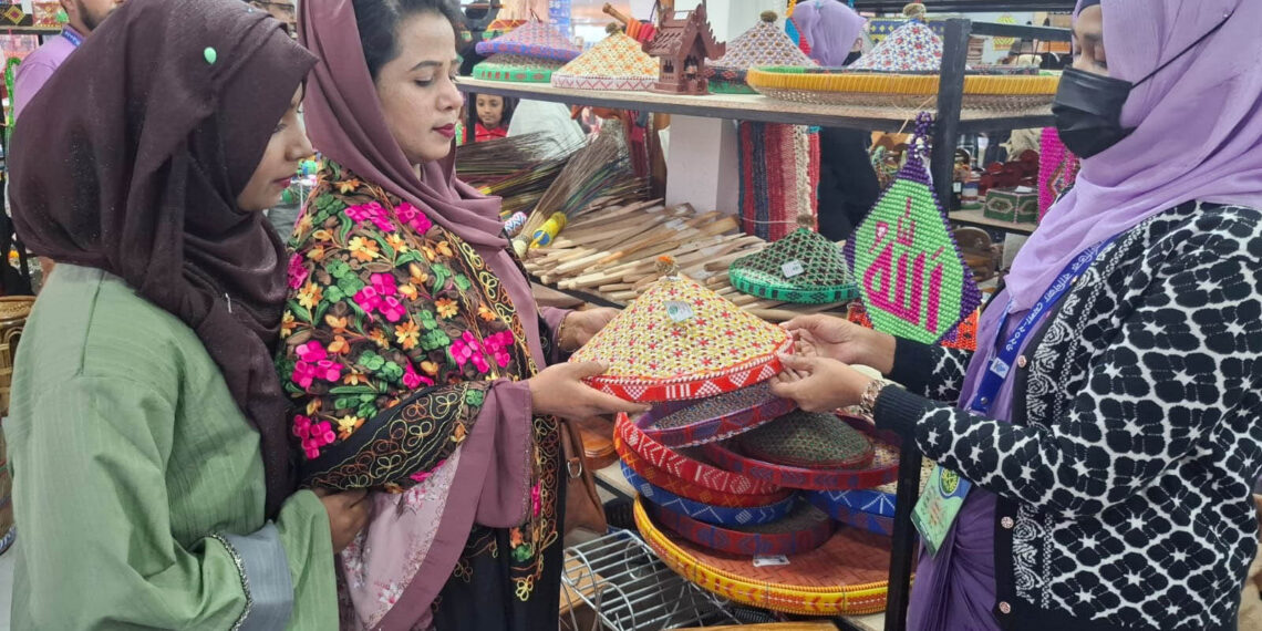 আন্তর্জাতিক বাণিজ্য মেলা:   ক্রেতাদের নজর কাড়ছে কয়েদিদের তৈরি পণ্য ॥ বিক্রি প্রচুর:Nafiz Ashraf.Tnntv24