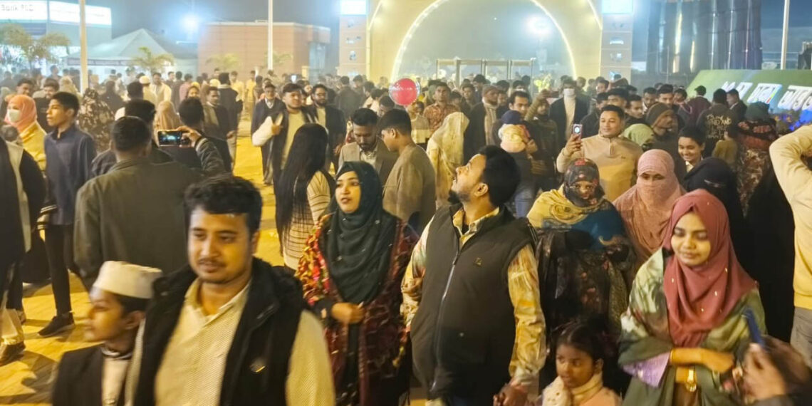 বাণিজ্য মেলায় নাবিস্কোর বিস্কুটে বিশেষ ছাড় ক্রেতা দর্শনার্থীদের ভিড়: Nafiz Ashraf.Tnntv24