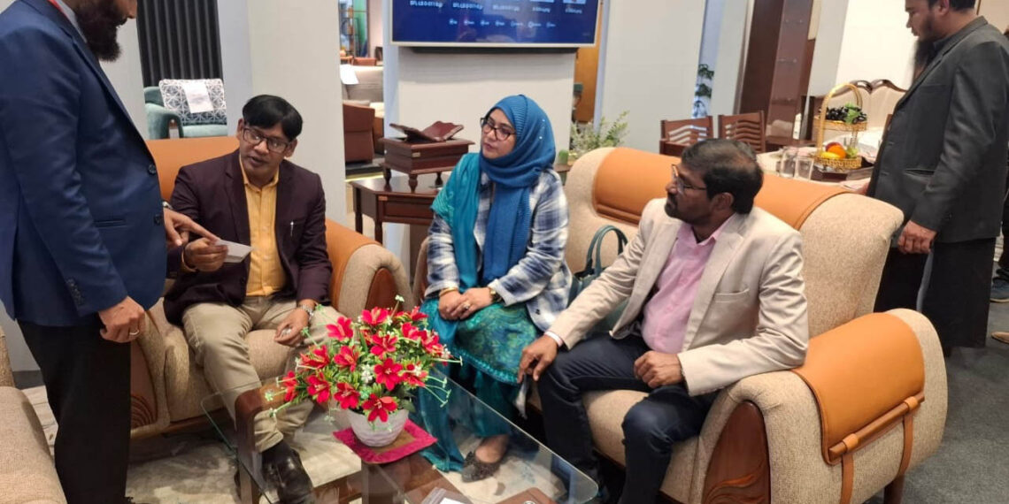 আন্তর্জাতিক বাণিজ্য মেলা: দৃষ্টিনন্দন নকশায় তৈরি বাহারি ফার্নিচার, ফ্রি হোম ডেলিভারিতে খুশি ক্রেতারা: Nafiz Ashraf.Tnntv24