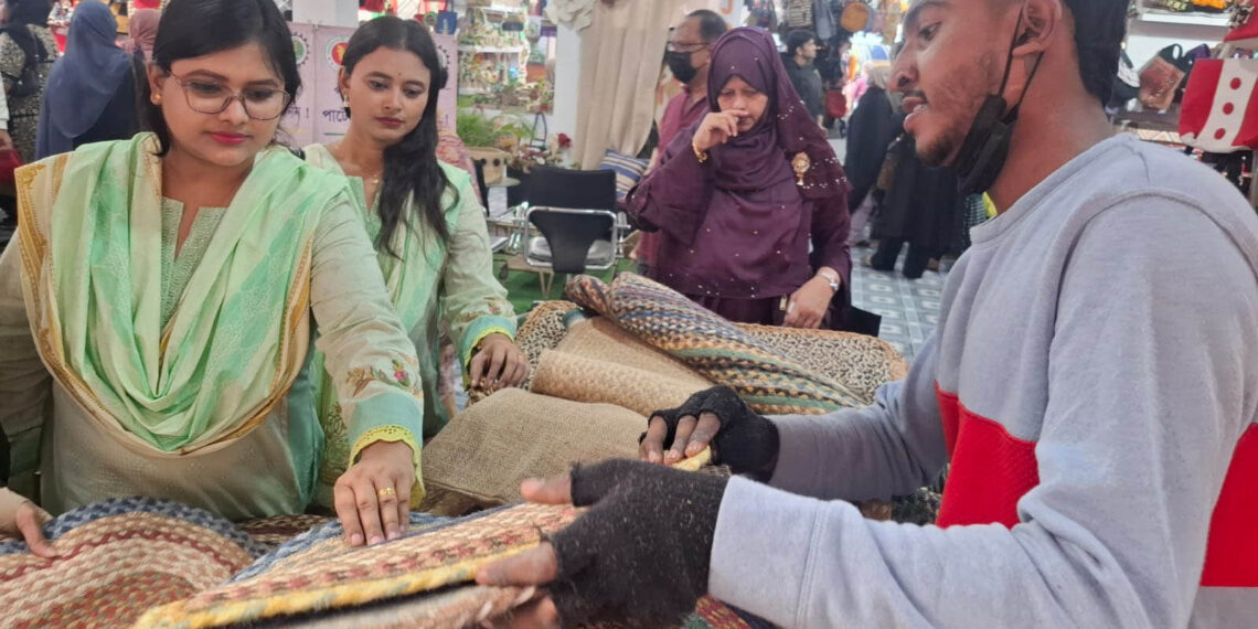 আন্তর্জাতিক বাণিজ্য মেলা  দৃষ্টিনন্দন ও বাহারি পাটজাত পণ্য ক্রেতাদের চাহিদা: Tnntv24