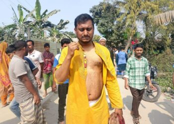 আড়াইহাজারে জামায়াতের মিছিলে হামলা, আহত ৮ তবে বিএনপি বলছে সামান্য ধাক্কাধাক্কি। Tnntv24