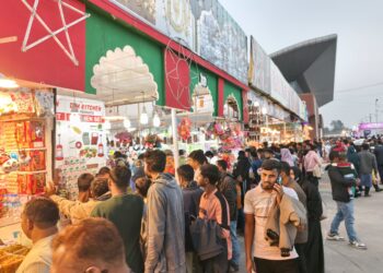 ছুটির দিনে মুখরিত ঢাকা আন্তর্জাতিক বানিজ্য মেলা-দর্শনার্থীদের উপচে পড়া ভিড়:Nafiz Ashraf.Tnntv24