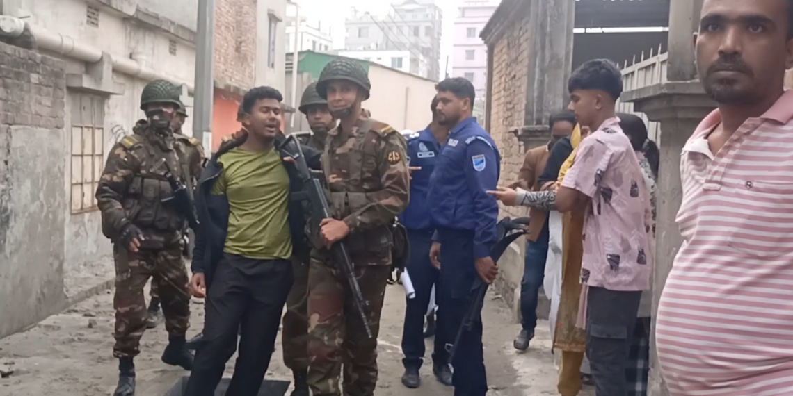 নারায়ণগঞ্জের ফতুল্লায় বিএনপির দুই গ্রুপের সংঘর্ষে ব্যাপক বোমা বিস্ফোরনে আতংক, আহত-১০, যৌথবাহীনির অভিযানে আটক-৮:Nafiz Ashraf.Tnntv24