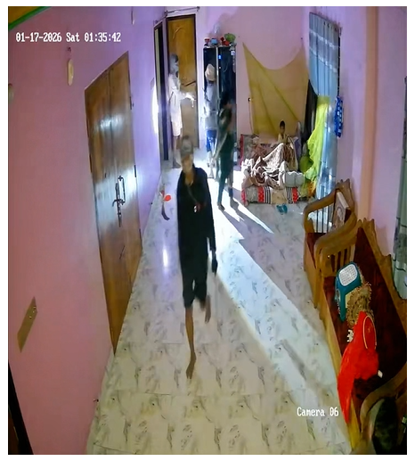 নারায়ণগঞ্জের আড়াইহাজারে মাছ ব্যবসায়ীর বা‌ড়ি‌তে দুর্ধর্ষ ডাকাতি, নগদ টাকা ও স্বর্ণালঙ্কার লুট, আহত ১। Nafiz Ashraf.Tnntv24