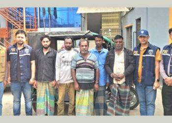 নারায়ণগঞ্জের সোনারগাঁওয়ে  প্রতিবন্ধী অটোচালক সোহেল হত্যার ৫ আসামী গ্রেফতার করেছে পিবিআই। Tnntv24