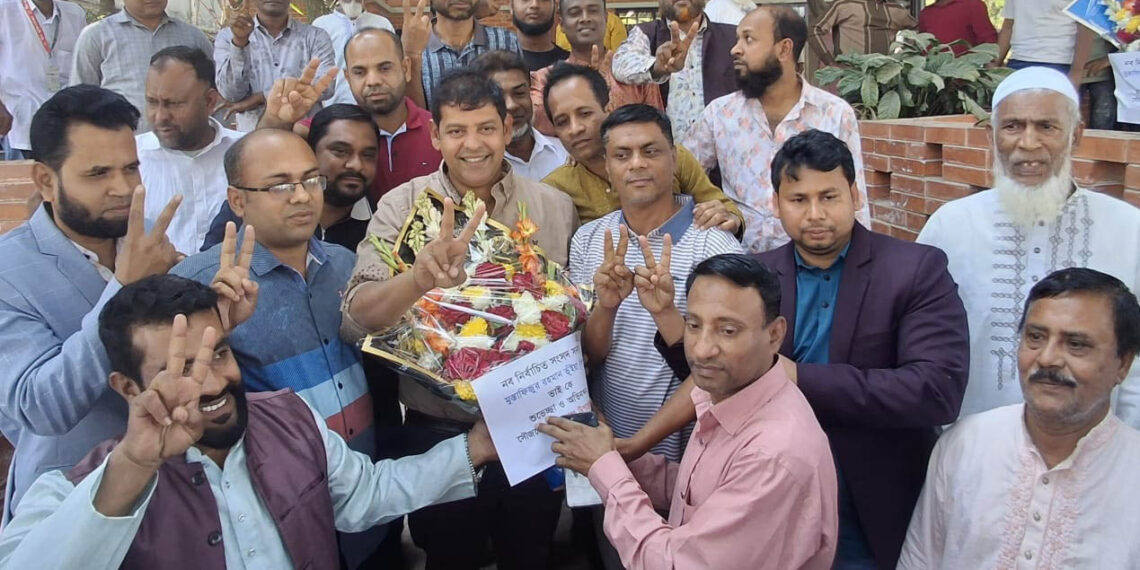 রূপগঞ্জের নব নির্বাচিত সংসদ সদস্যকে বীর মুক্তিযোদ্ধাদের ফুলেল শুভেচ্ছা জ্ঞাপন: Tnntv24