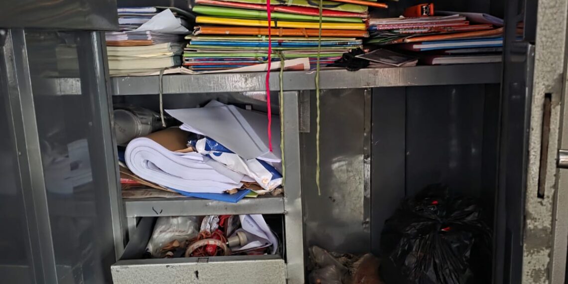 রূপগঞ্জে শিশুকানন হাই স্কুলে দুর্ধর্ষ চুরি, আলমারি ভেঙে দেড় লাখ টাকা লুট: Tnntv24