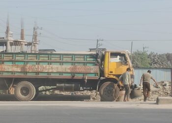 রূপগঞ্জ মহাসড়কে চোরাই তেলের রমরমা বাণিজ্য , প্রশাসনের নীরবতা নিয়ে ক্ষোভ।Tnntv24