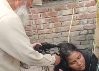 রূপগঞ্জে চুরির অভিযোগে তিন নারীকে বেঁধে মাথার চুল কেটে দেওয়ার ঘটনায় পৃথক দুই মামলা ॥ গ্রেফতার ৪: Tnntv24