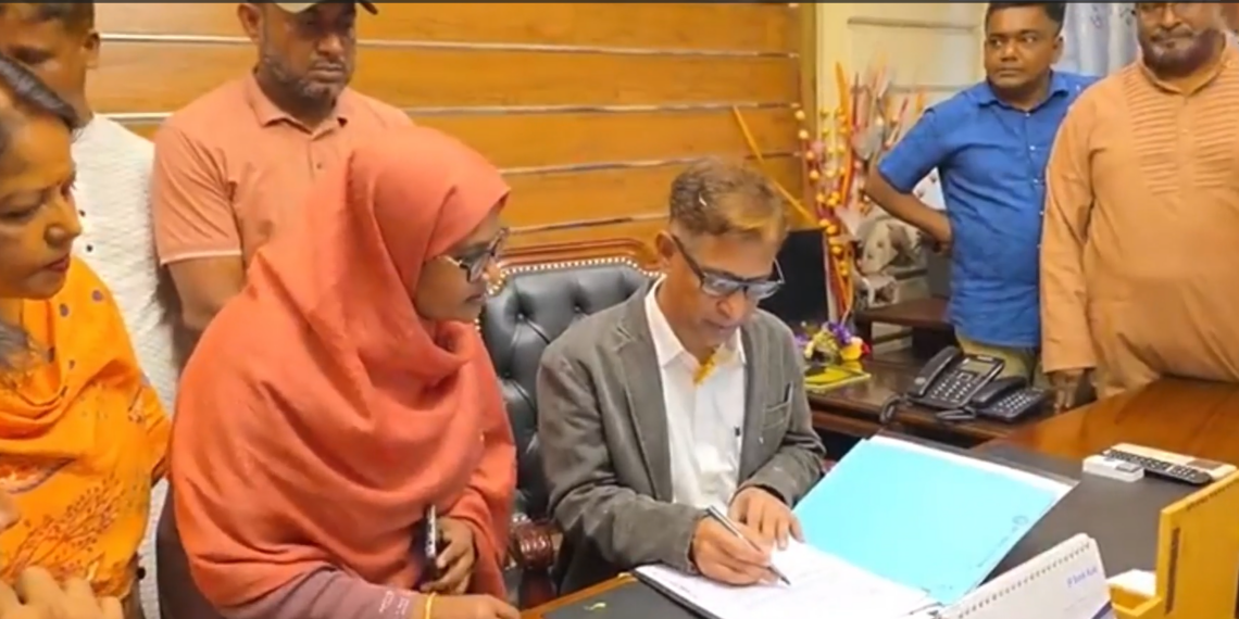 নারায়ণগঞ্জ জেলা পরিষদের নতুন প্রশাসক মামুন মাহমুদ দায়িত্ব গ্রহণ করলেন: Tnntv24