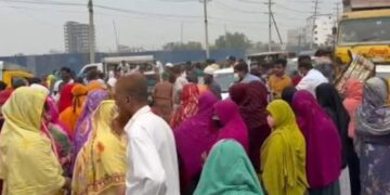 নারায়ণগঞ্জের রূপগঞ্জে পোশাক কারখানায় শ্রমিক অসন্তোষ : ঢাকা-সিলেট মহাসড়ক অবরোধ করে বিক্ষোভ। Tnntv24