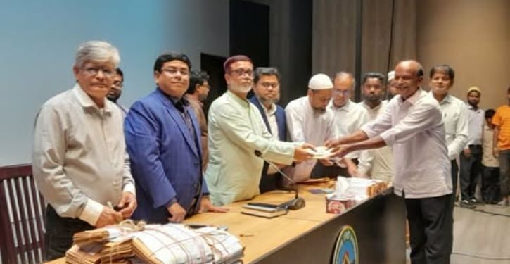 প্রধানমন্ত্রীর ঈদ বিশেষ অনুদান পেলো নারায়ণগঞ্জের পরিচ্ছন্নতাকর্মীরা। Tnntv24