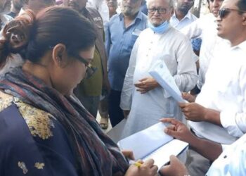 নারায়ণগঞ্জ লঞ্চ টার্মিনালে মোবাইল কোর্ট: চার লঞ্চে ২০ হাজার টাকা জরিমানা। Tnntv24