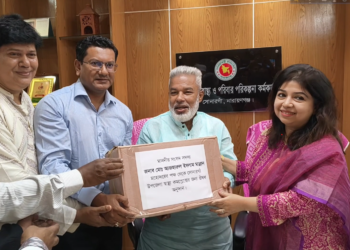 সোনারগাঁও স্বাস্থ্য কমপ্লেক্সে নিজ অর্থায়নে ওষুধ প্রদান করলেন এমপি মান্নান:Tnntv24