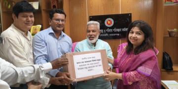 সোনারগাঁও স্বাস্থ্য কমপ্লেক্সে নিজ অর্থায়নে ওষুধ প্রদান করলেন এমপি মান্নান:Tnntv24
