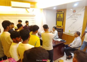 ভিজিএফ কার্ড বিতরণে অনিয়মের অভিযোগে তারাবো পৌরসভায় বিক্ষোভ, প্রকৃত দরিদ্রদের বঞ্চিত করার অভিযোগ, প্রশাসকের হস্তক্ষেপ দাবি:Tnntv24