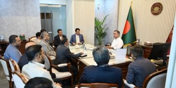 তৈরি পোশাক শিল্পে এই সরকারের আন্তরিকতা এবং চ্যালেঞ্জ মোকাবেলার মানসিকতার প্রতি শ্রদ্ধা জানিয়ে ধন্যবাদ জানিয়েছেন মোহাম্মদ হাতেম।Tnntv24