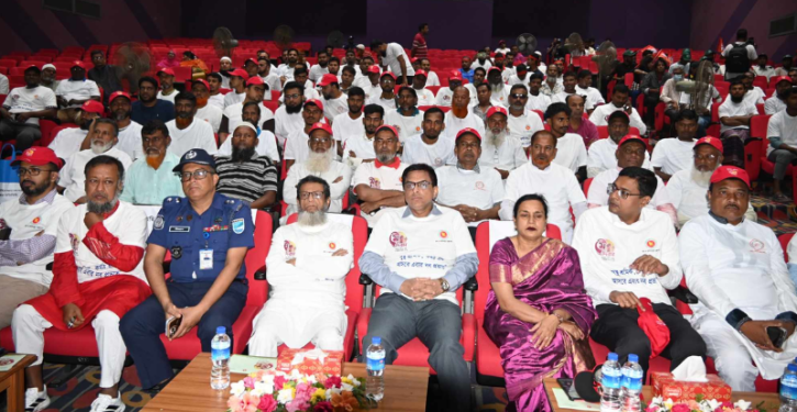 স্বাস্থ্যঝুঁকি ও মালিক-শ্রমিক সম্পর্ক নিয়ে নারায়ণগঞ্জে মহান মে দিবসের আলোচনা। Tnntv24