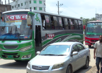 জ্বালানি তেলের দাম বাড়ার অযুহাতে নারায়ণগঞ্জ-ঢাকা রুটে পাঁচ টাকা ভাড়া বৃদ্ধি করেছে মালিক পক্ষ। Tnntv24