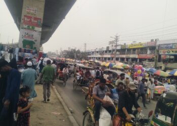 রূপগঞ্জে ভূলতা গাউছিয়া ফুটপাত হকারদের দখলে// প্রশাসনের অভিযান ব্যর্থ, সিন্ডিকেটের দাপটে আবারও দখল মহাসড়ক:Tnntv24