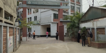 নারায়ণগঞ্জের ফতুল্লায় পারিবারিক কলহে বড় ভাই ছোট ভাইকে কুপিয়ে হত্যা করেছে।Tnntv24