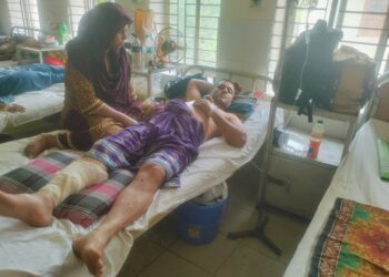 হাসপাতালে ভর্তি রোগীর নেতৃত্বে হামলা রূপগঞ্জে  মুক্তিযোদ্ধাসহ আহত-৩, ব্যবসা প্রতিষ্ঠানে ভাঙচুর ও লুটপাট :Tnntv24