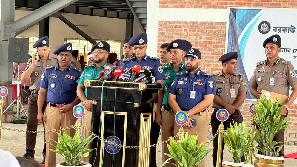 পূর্বাচলে সার্বিক নিরাপত্তায় ৪ থানা, ৬ তদন্ত কেন্দ্র, ২ পুলিশ লাইনস, ৩ডিসি অফিসসহ ৪১টি পুলিশবক্স স্থাপনের কার্যক্রম চলছে- আইজিপি:Tnntv24
