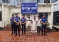 রূপগঞ্জে ডাকাতি করা ৪৪বস্তা চিনি ও ডাকাতির কাজে ব্যবহৃত একটি ট্রাকসহ ৩জন ডাকাত সদস্য আটক:Tnntv24