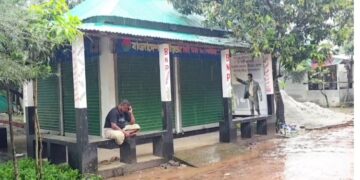 দোকান-ঘর বাড়া না দেওয়ায় বিএনপির কার্যালয়ে তালা দেওয়ার অভিযোগ :Tnntv24