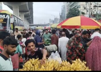 ঢাকা -সিলেট মহাসড়কের ভুলতা-গাউছিয়া সড়ক হকারদের দখলে,দেখার যেন  কেউ নেই :Tnntv24