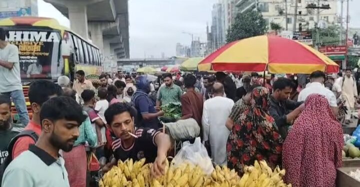 ঢাকা -সিলেট মহাসড়কের ভুলতা-গাউছিয়া সড়ক হকারদের দখলে,দেখার যেন কেউ নেই :Tnntv24