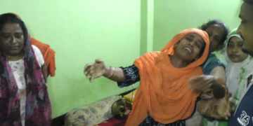 নারায়ণগঞ্জে ‘ছিনতাইকারী’ আখ্যা দিয়ে ২২ বছর বয়সী এক যুবককে পিটিয়ে হত্যার অভিযোগ।Tnntv24