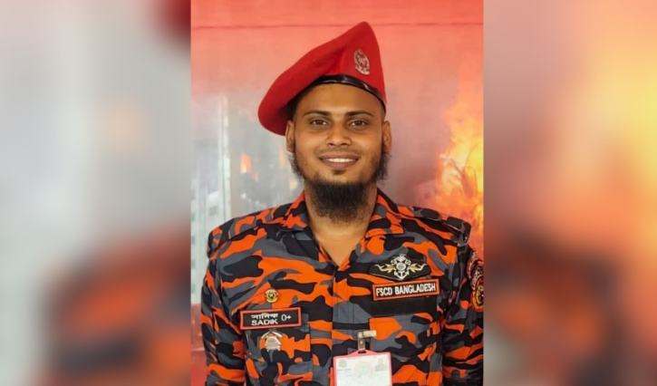 নারায়ণগঞ্জের ফায়ার সার্ভিসের ডুবুরি সাদিক শীতলক্ষ্যায় নিখোঁজ।Tnntv24