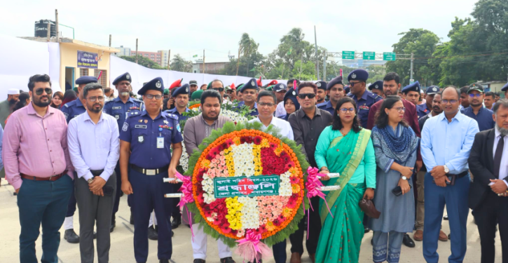 নারায়ণগঞ্জে জুলাই শহীদদের স্মরণে স্মৃতি স্তম্ভে শ্রদ্ধা নিবেদন।Tnntv24
