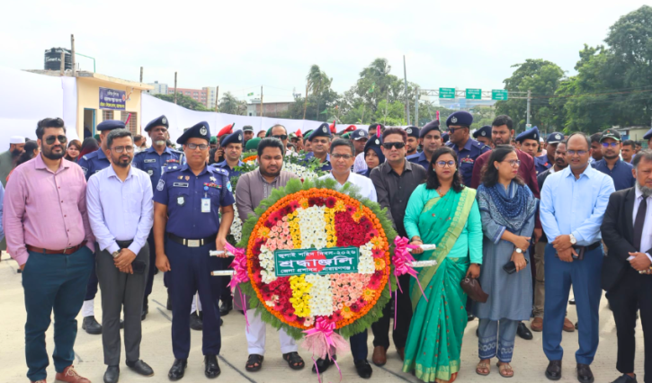 নারায়ণগঞ্জে জুলাই শহীদদের স্মরণে স্মৃতি স্তম্ভে শ্রদ্ধা নিবেদন।Tnntv24