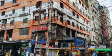 নারায়ণগঞ্জ:টানবাজারে ঝুট ব্যবসায় জোসেফ বনাম জাহাঙ্গীর গ্রুপের মধ্যে যেকোন সময় রক্তক্ষয়ী সংঘর্ষ হতে পারে।Tnntv24