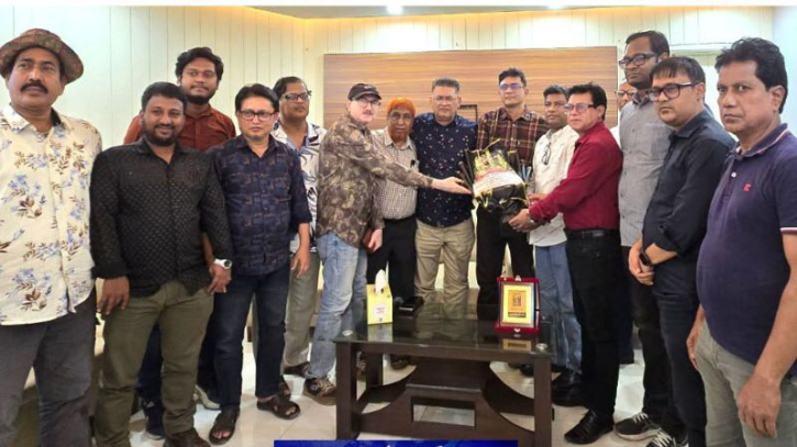 নারায়ণগঞ্জ প্রেসক্লাবে সৌজন্য সাখ্যাত করেন উন্নয়ন কর্তৃপক্ষের চেয়ারম্যান রাজিব।Tnntv24