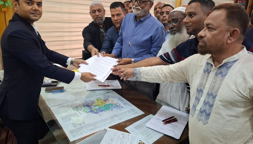 রূপগঞ্জে মাদ্রাসা ও কবরস্থানের জমি উদ্ধারের দাবিতে স্মারকলিপি প্রদান:Tnntv24