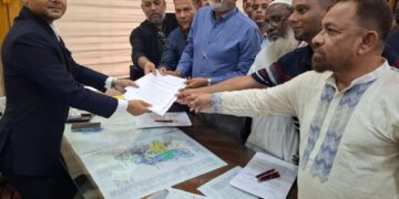 রূপগঞ্জে মাদ্রাসা ও কবরস্থানের জমি উদ্ধারের দাবিতে স্মারকলিপি প্রদান:Tnntv24