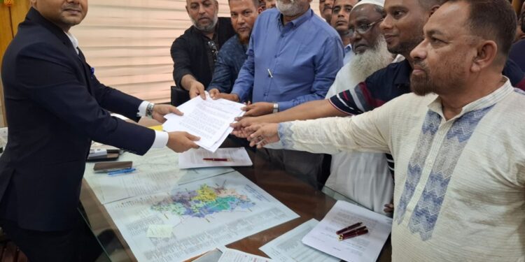 রূপগঞ্জে মাদ্রাসা ও কবরস্থানের জমি  উদ্ধারের দাবিতে স্মারকলিপি প্রদান:Tnntv24