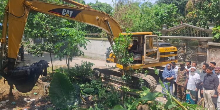 রূপগঞ্জে সাহাপুর-মুশরী-তেলিপাড়া খাল সংস্কার কাজের উদ্বোধন:Tnntv24