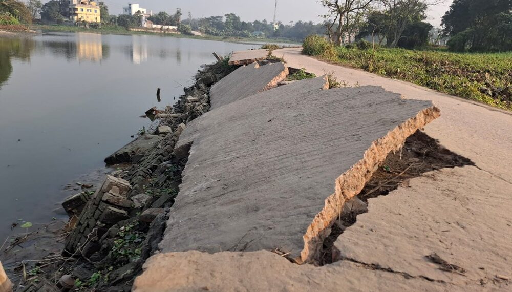 রূপগঞ্জের মুশরী-তেলিপাড়া-টানমুশরী  সড়ক ধসে চলাচলের অনুপযোযী:Tnntv24