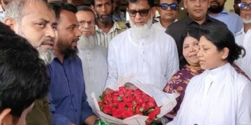 ফ্যাসিষ্টরা অস্ত্র, মাদক ব্যবসা পেশা হিসেবে নিয়ে নারায়ণগঞ্জের প্রশাসনকে ধংশ করে দিয়েছিল – সড়ক পরিবহন ও সেতু প্রতিমন্ত্রী:Tnntv24