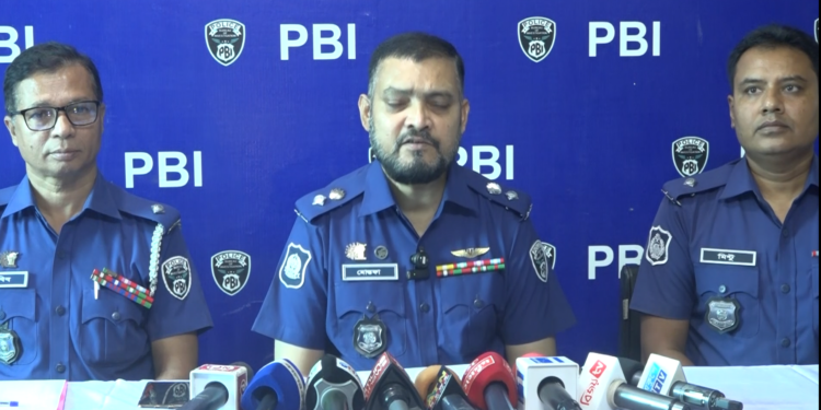 সোনারগাঁয়ের বারদী এলাকার অটোচালক ওয়ালি উল্লাহ হত্যা মামলার দুই আসামীকে গ্রেফতার করেছে পুলিশ:Tnntv24