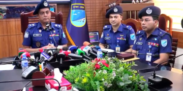 নারায়ণগঞ্জে ইসলামী যুব আন্দোলনের নেতা খুন: অস্ত্রসহ ১১ আসামি গ্রেফতার—– সংবাদ সম্মেলনে পুলিশ সুপার।Tnntv24