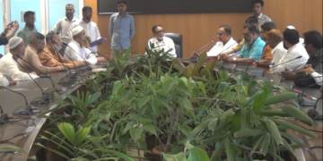 নারায়ণগঞ্জে নির্মাণাধীন কদমরসুল সেতুর দখলকৃত ভূমি উচ্ছেদের দাবিতে স্মারকলিপি:Tnntv24