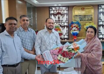 ব্যবসায়ী নেতা মোহাম্মদ সোহাগ খাদ্যমন্ত্রীর সাথে সাক্ষাৎ করলেন।Tnntv24