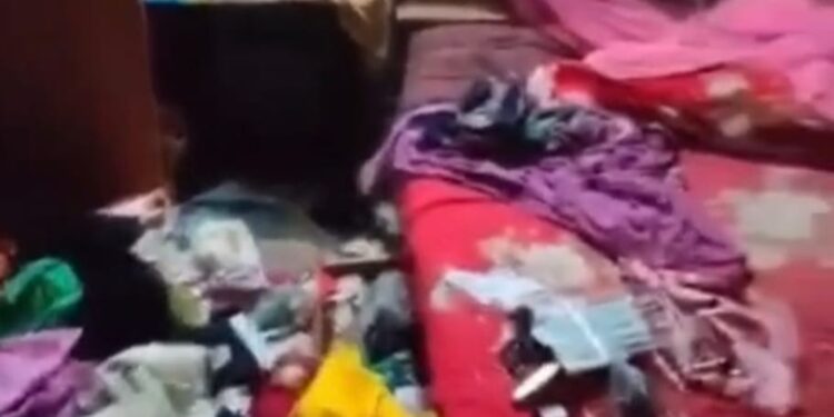 রূপগঞ্জে ব্যবসায়ীর বাড়িতে দূর্ধর্ষ ডাকাতি, ১০লক্ষাধিক টাকার মালামাল লুট:Tnntv24