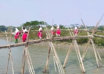 প্রদীপের নীচে অন্ধকার বালু নদীতে  ১৭ বাঁশের সাঁকো:Tnntv24